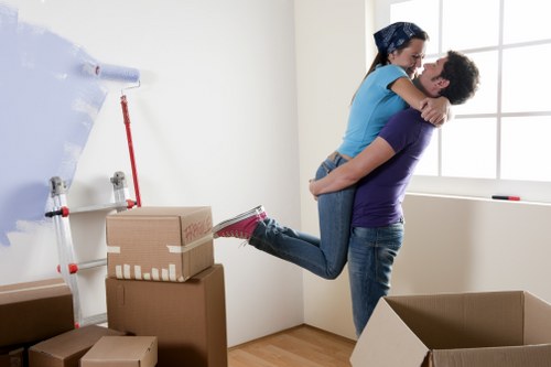 Experienced movers completing a Shoreditch relocation with efficiency